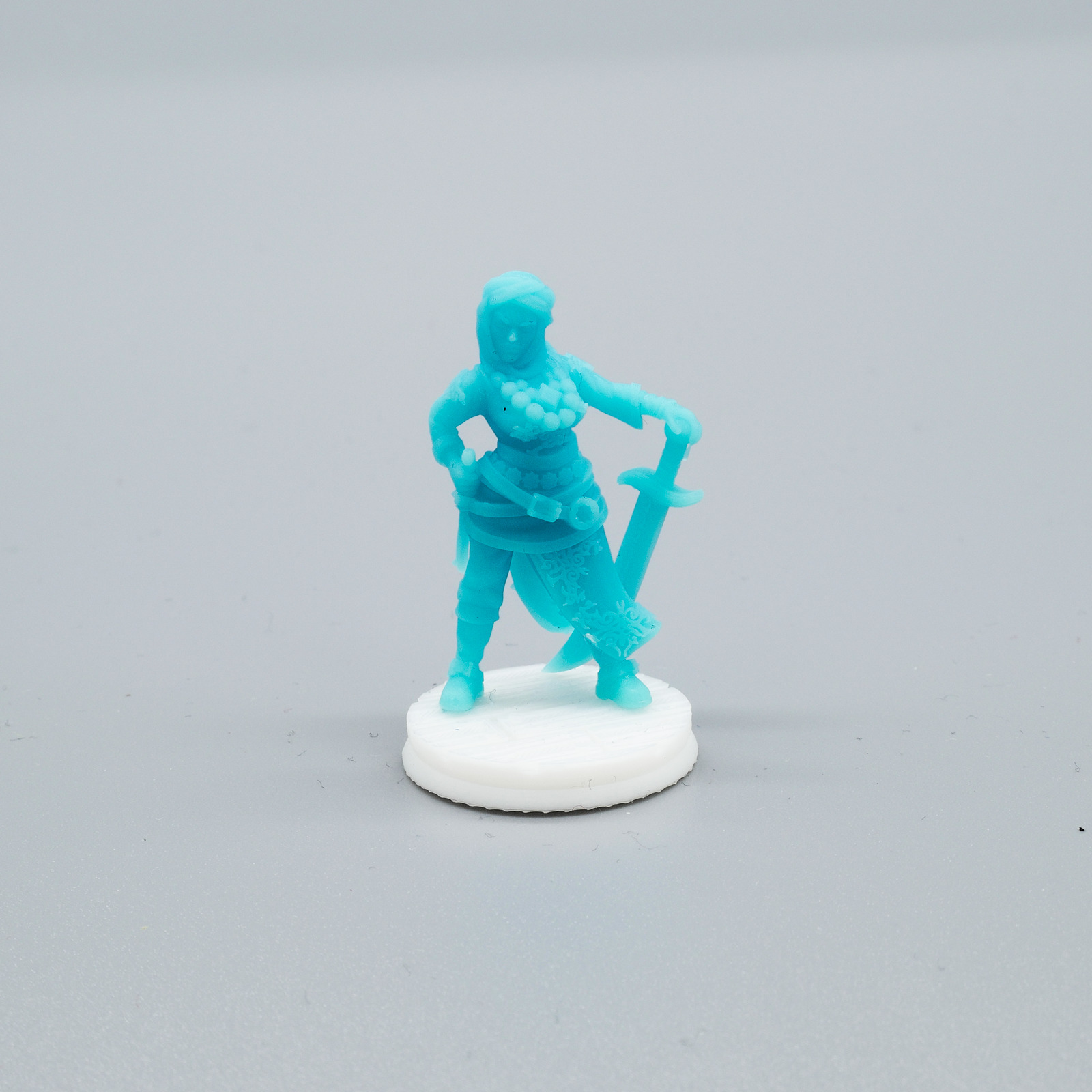 Queen Sayyida Piraten Miniatur Resin 30mm 36mm Diorama 30mm Designbase Planke 25mm